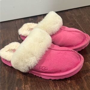 Ugg girls slippers size 5